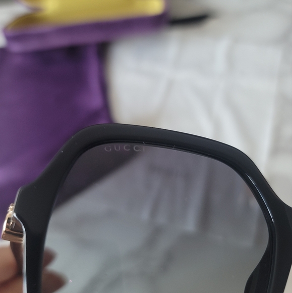 NEW Gucci Sunglasses GG1072SA With Case - Picture 4 of 16